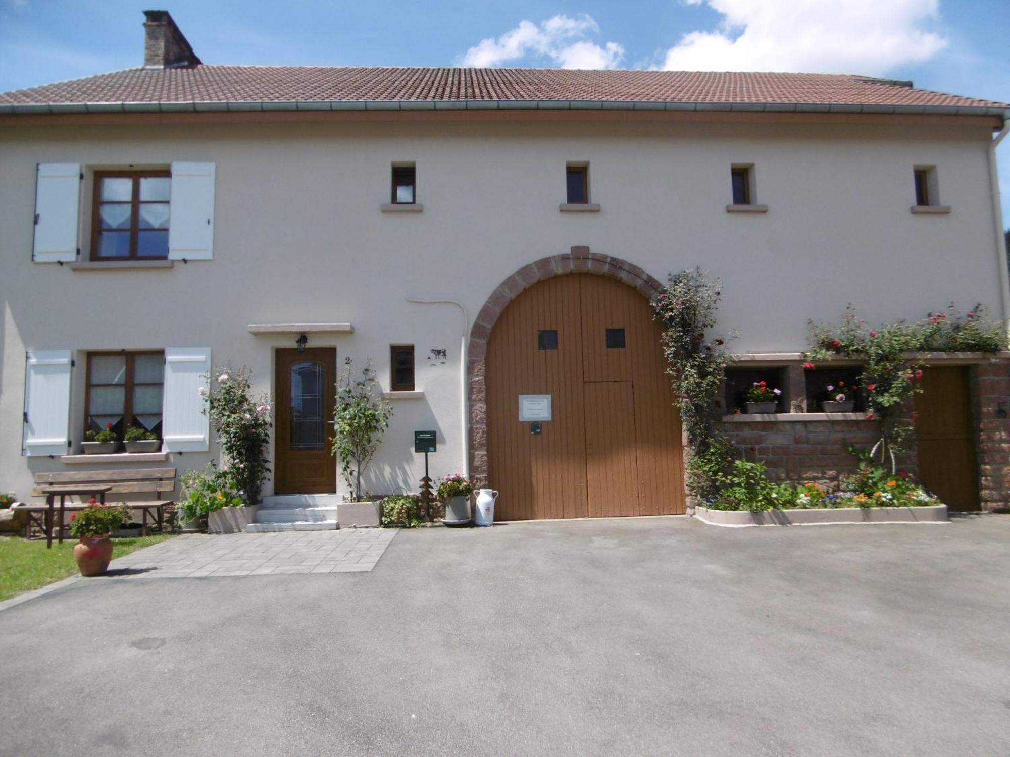 Chez Catherine Et Roger Brouvelieures Экстерьер фото